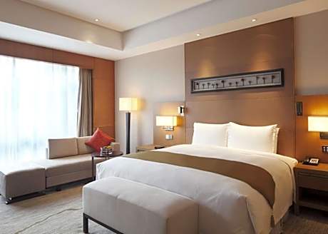 Deluxe Executive King Suite