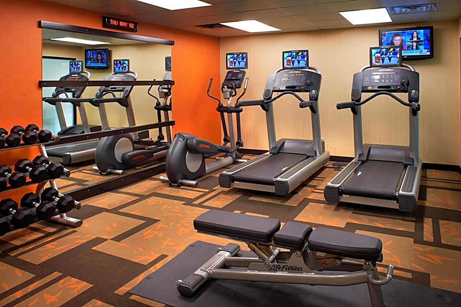 Courtyard by Marriott Detroit Utica
