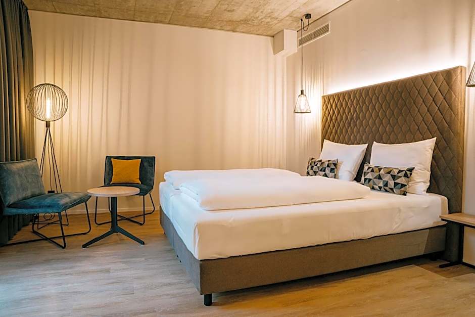 LOOM Hotel & Skybar
