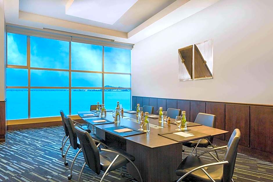 Wyndham Guayaquil, Puerto Santa Ana