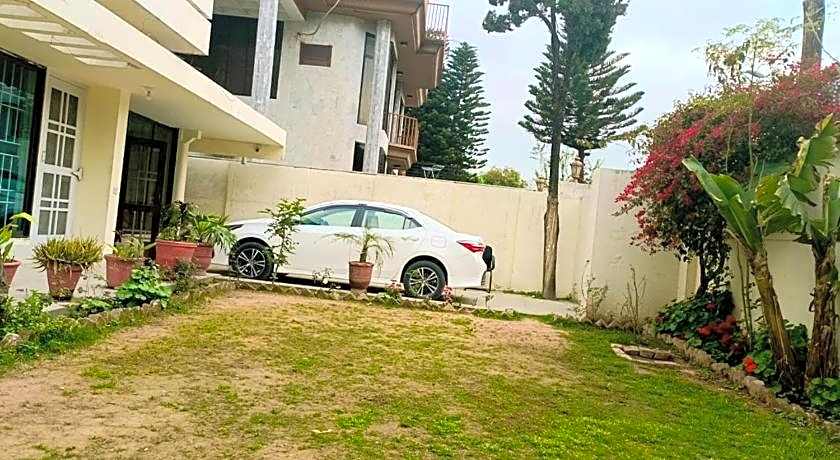 Luxury Moon Guest House – Islamabad, OH