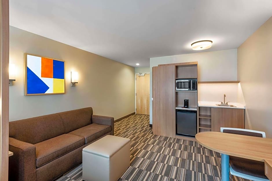 Microtel Inn & Suites by Wyndham Farmington