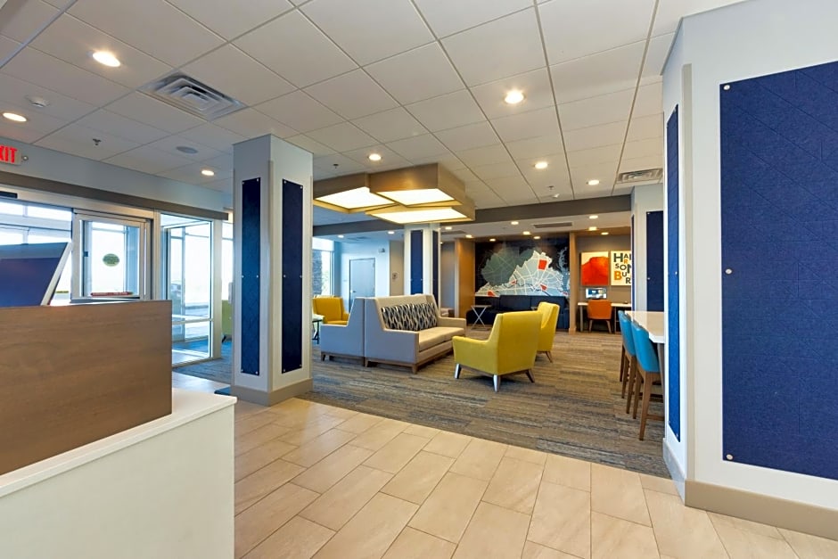 Holiday Inn Express & Suites - Harrisonburg University Area By IHG