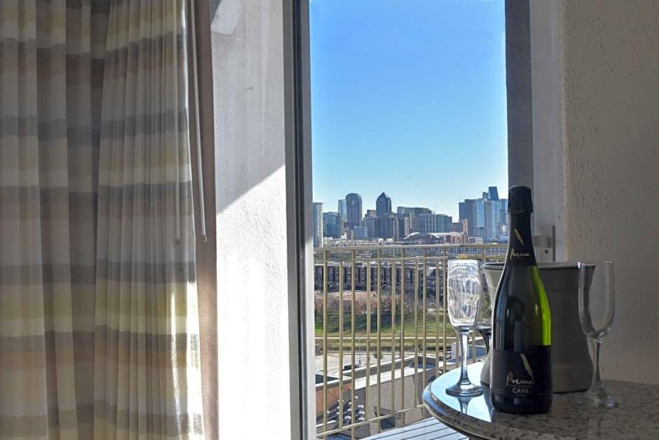 DoubleTree By Hilton Hotel Dallas Market Center