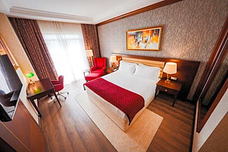Deluxe King Sea View