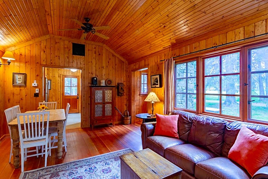 Lake Creek Lodge