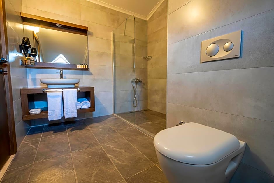 WEST HOUSE EXCLUSIVE HOTEL