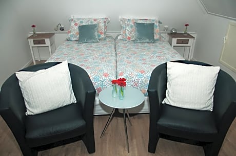 Double or Twin Room with Private Bathroom