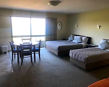 Lakeview Two Bedroom with Kitchenette