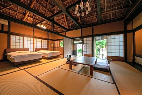 Thatched-Roofed Japanese-Style Superior Room with Bed Room with Open-Air Bath - Annex