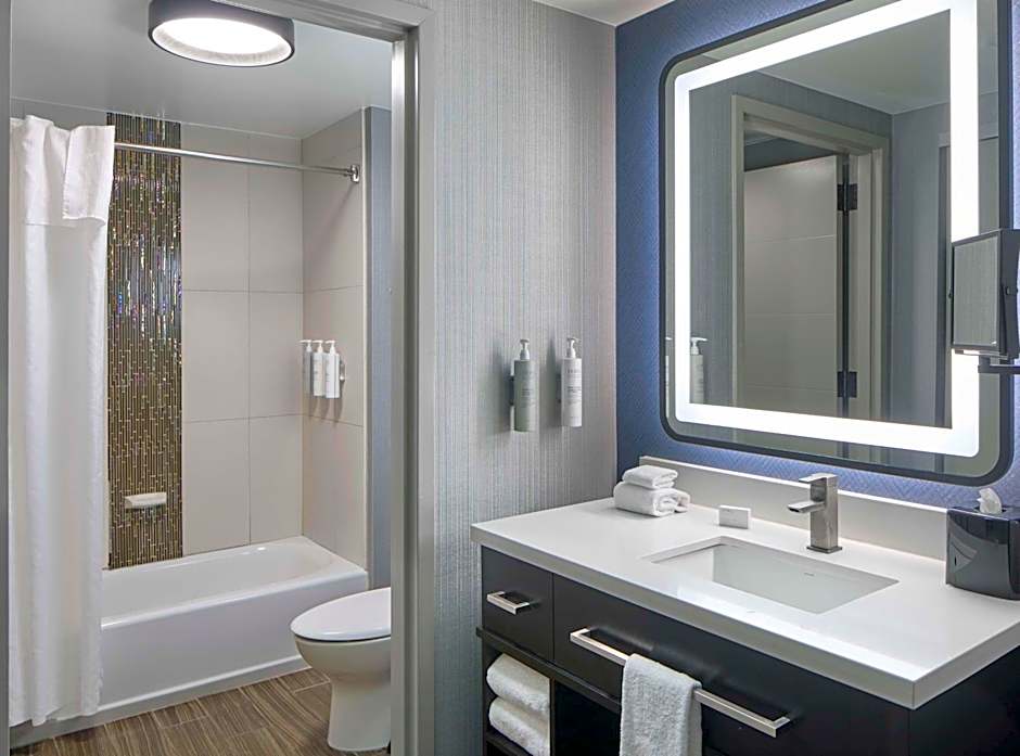 Homewood Suites by Hilton Savannah Historic District/Riverfront