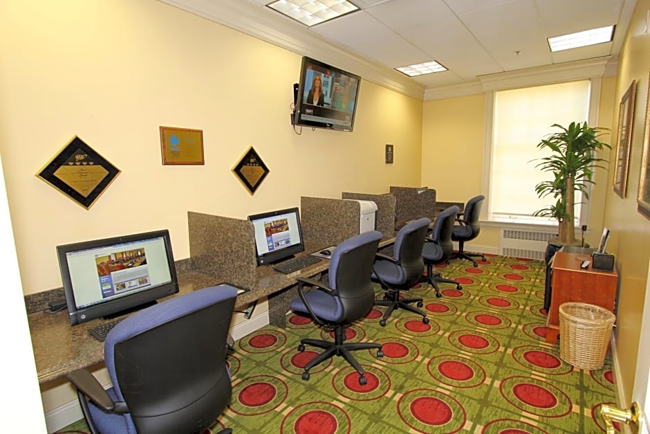 Virginia Crossings Hotel, Tapestry Collection by Hilton