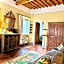 Villa La Dogana B&B di Charme - Historic Villa with a beautiful garden - private parking