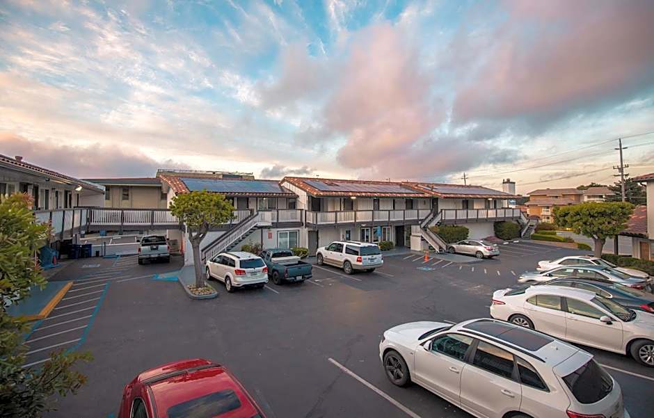 Days Inn by Wyndham Monterey Downtown