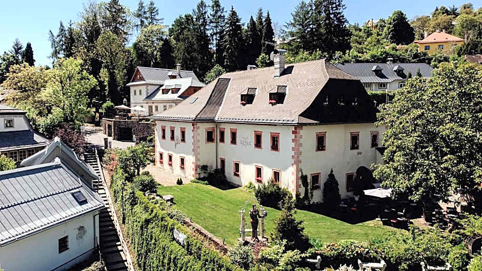 Resla Residence I, II, & Wellness