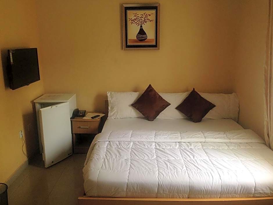 De Lawrence Court & Suites