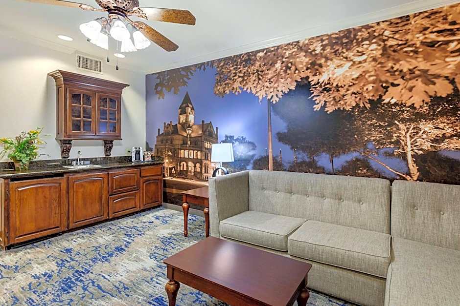 Clarion Pointe Sulphur Springs