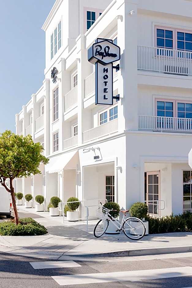 Bay Shores Peninsula Hotel