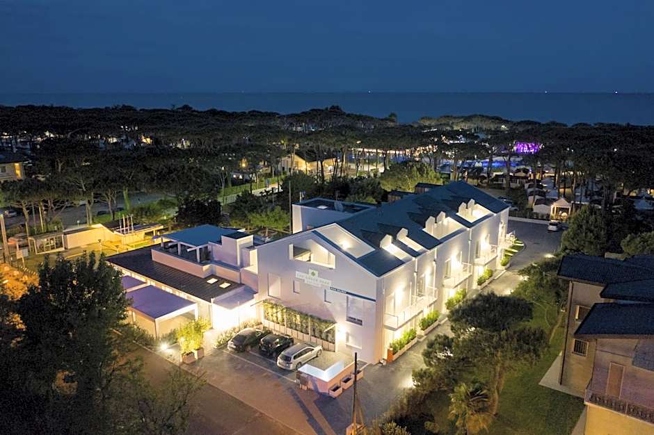 The Green Park Hotel