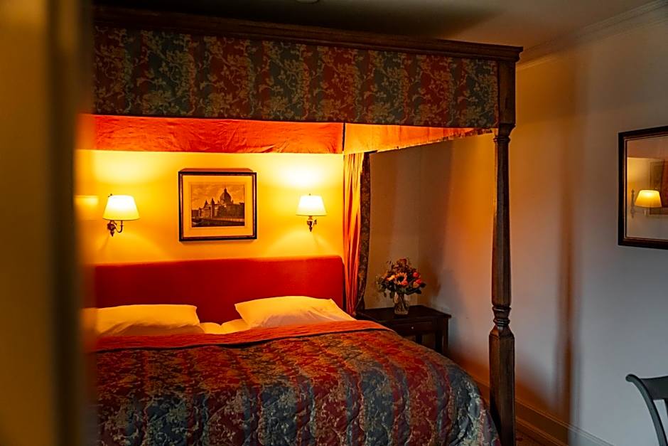 Schloss Auel Boutique Hotel & Design Golf Lodge