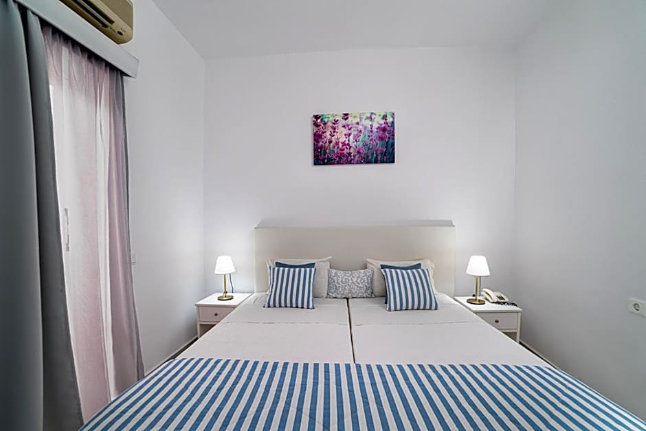 Roxani Hotel