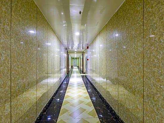 Guangzhou Business Hotel (Shangxiajiu Pedestrian Street Changshou Road Subway Station Branch)