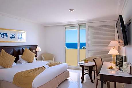Deluxe Room with Sea View