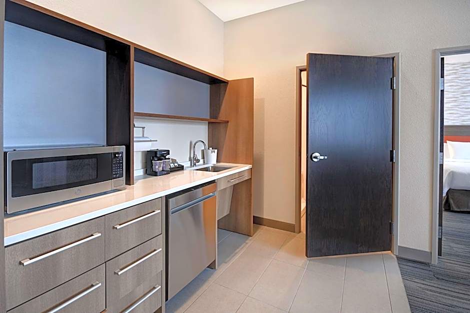 Home2 Suites by Hilton Kalamazoo Downtown, MI