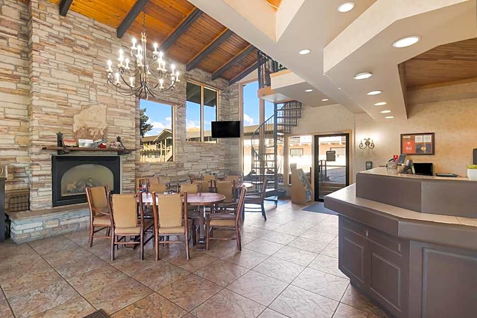 The Inn at Tomichi Village