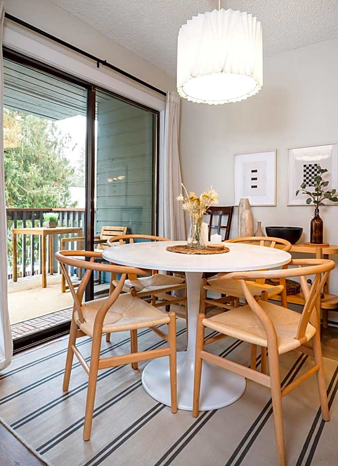 Creekside Oasis 4 Beds Pool and Hot Tub