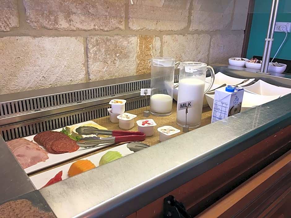 Hospitality Inn Geraldton SureStay Collection by Best Western