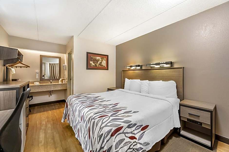 Red Roof Inn Erie - I-90