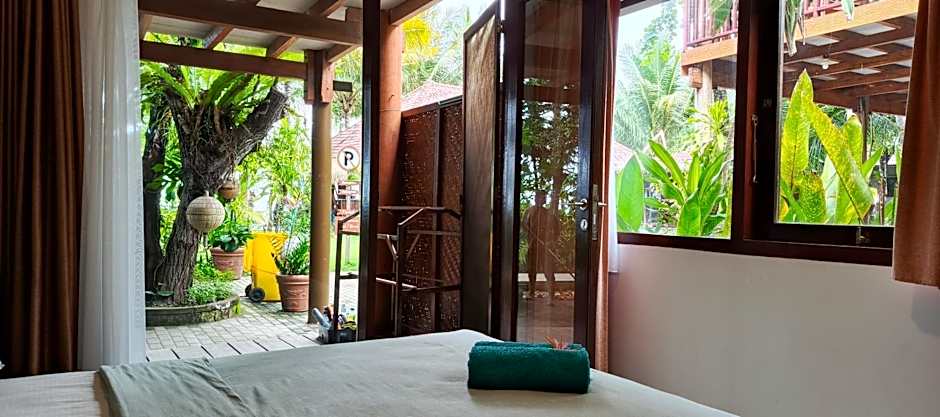 Castaway Surf Retreat