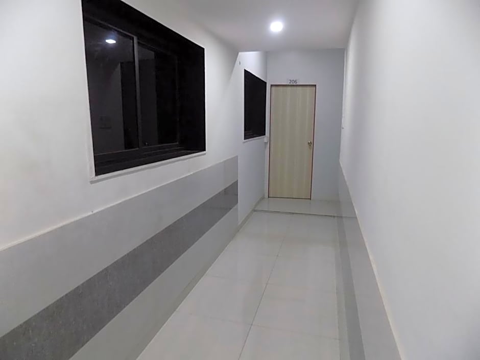 Hotel Maha Residency – Bombay/ Mumbai, KY