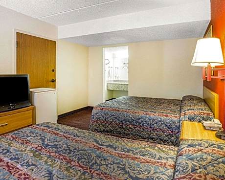2 Double Beds, Smoking