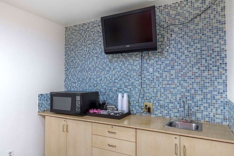 Motel 6-Mcalester, OK