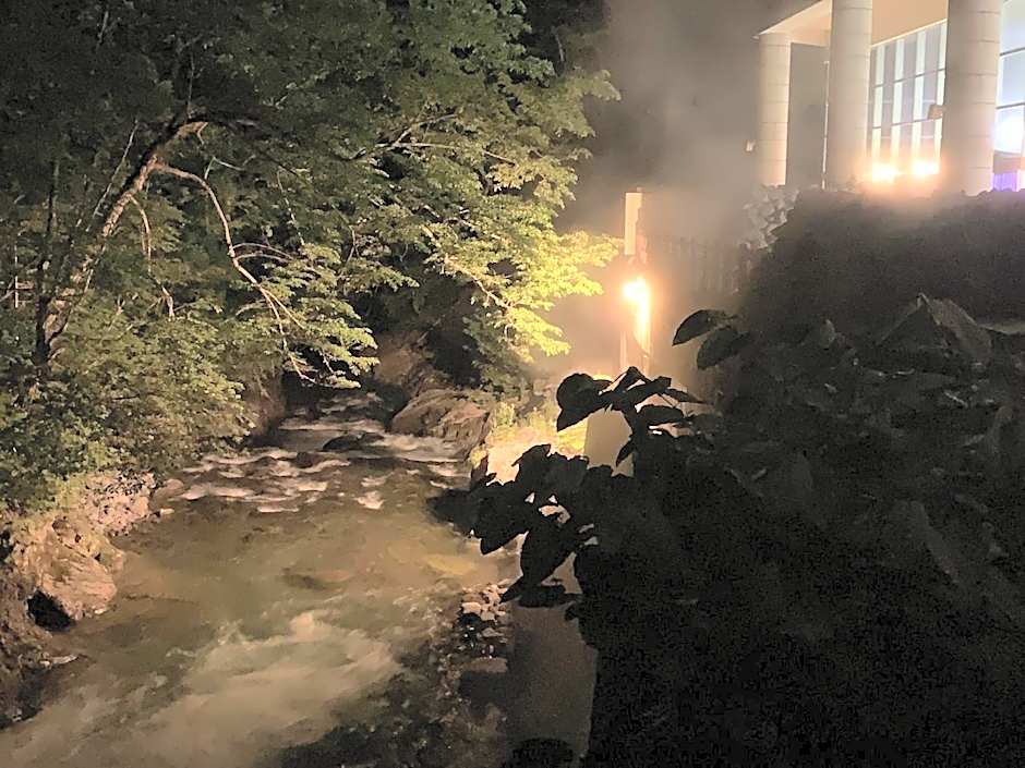Tomuraushionsen Higashi Taisetsuso