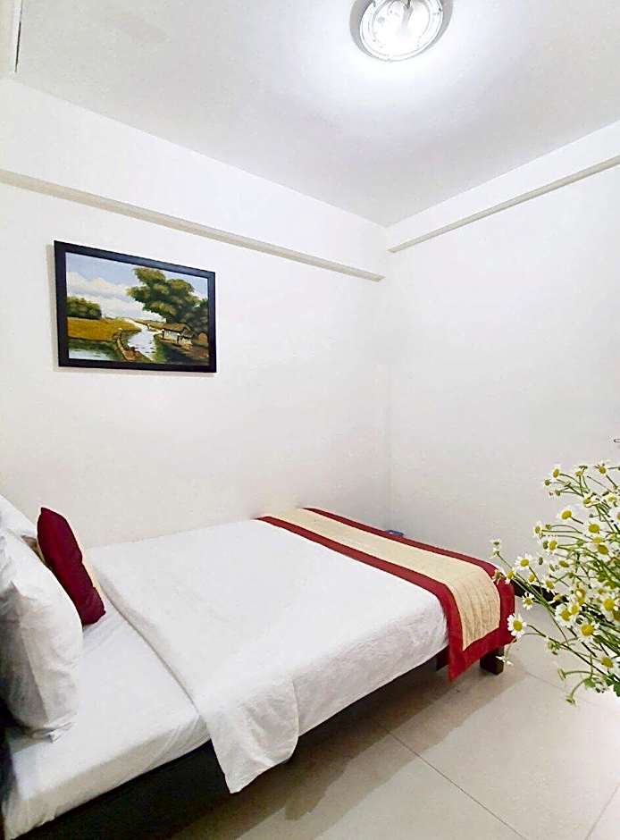Canary Hue Hotel