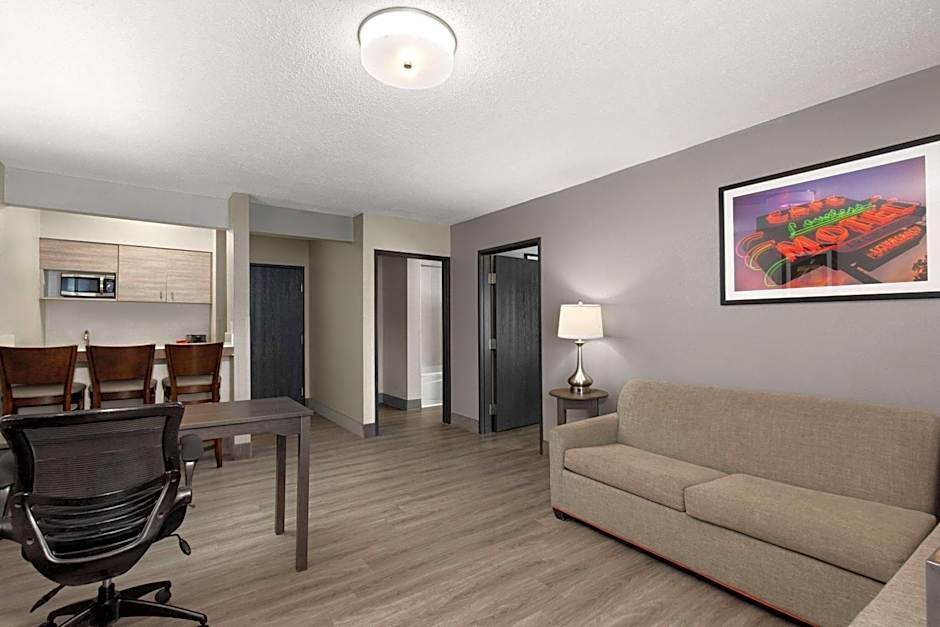 La Quinta Inn & Suites by Wyndham Goodlettsville