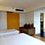 Mayflower Grande Hotel