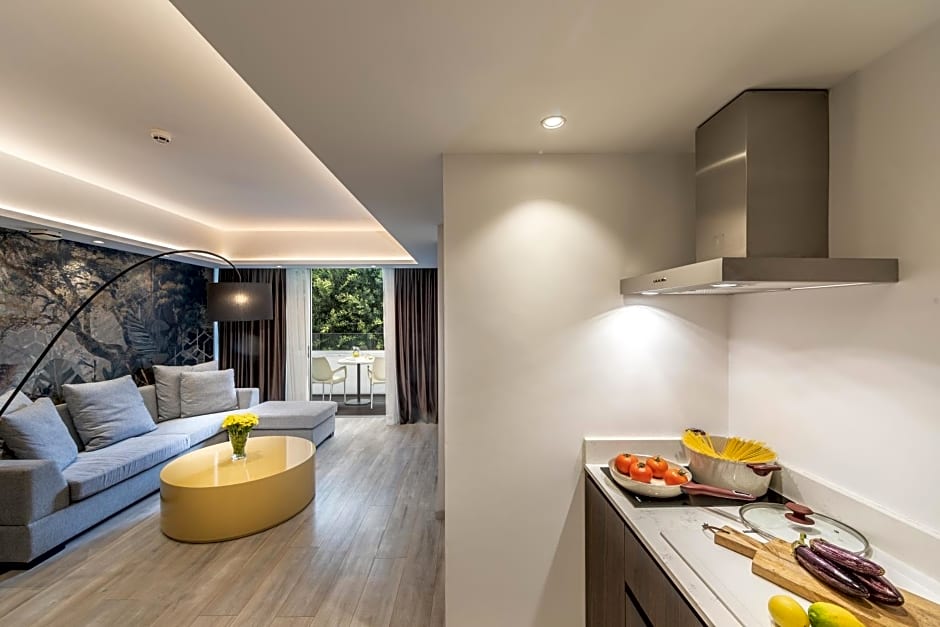 Almond Business Hotel