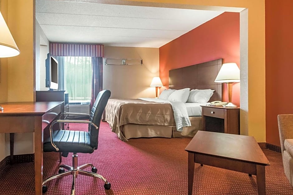 Quality Inn & Suites Lawrenceburg