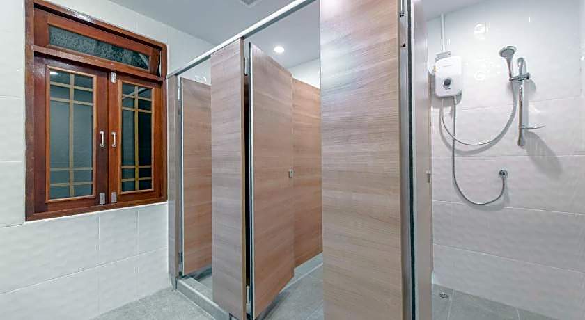 Tiny Taladnoi Hostel