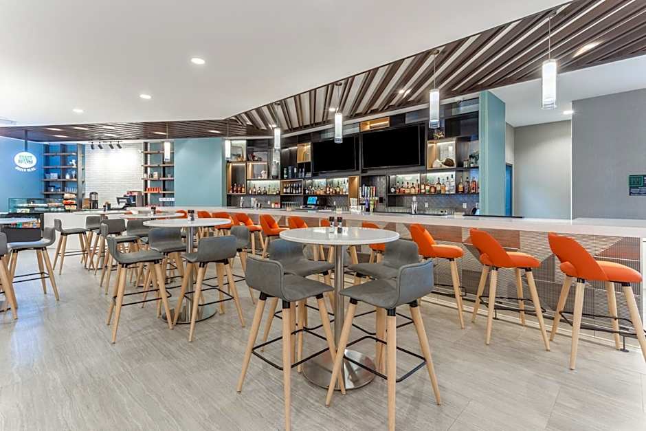 Holiday Inn & Suites Cedar Falls-Waterloo Event Ctr By IHG