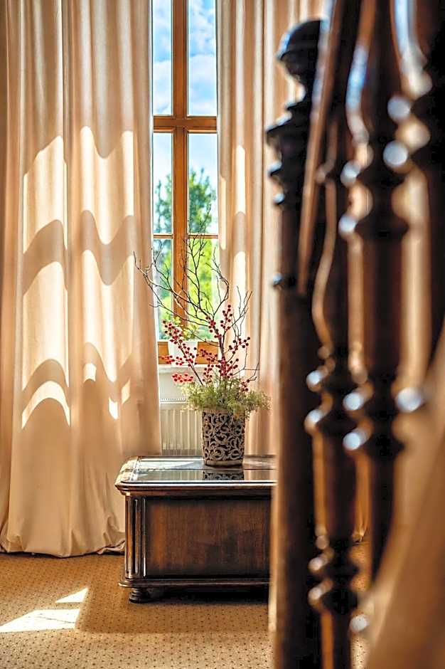 Stara Szkoła Boutique Hotel