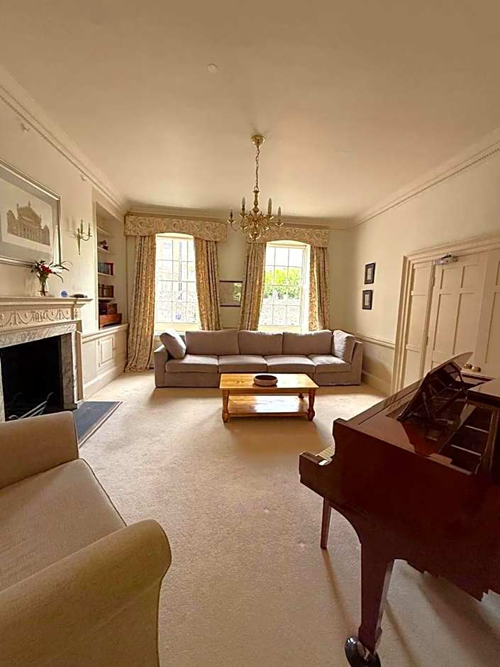 East Pallant Bed and Breakfast, Located in Large Georgian Townhouse in Central Chichester