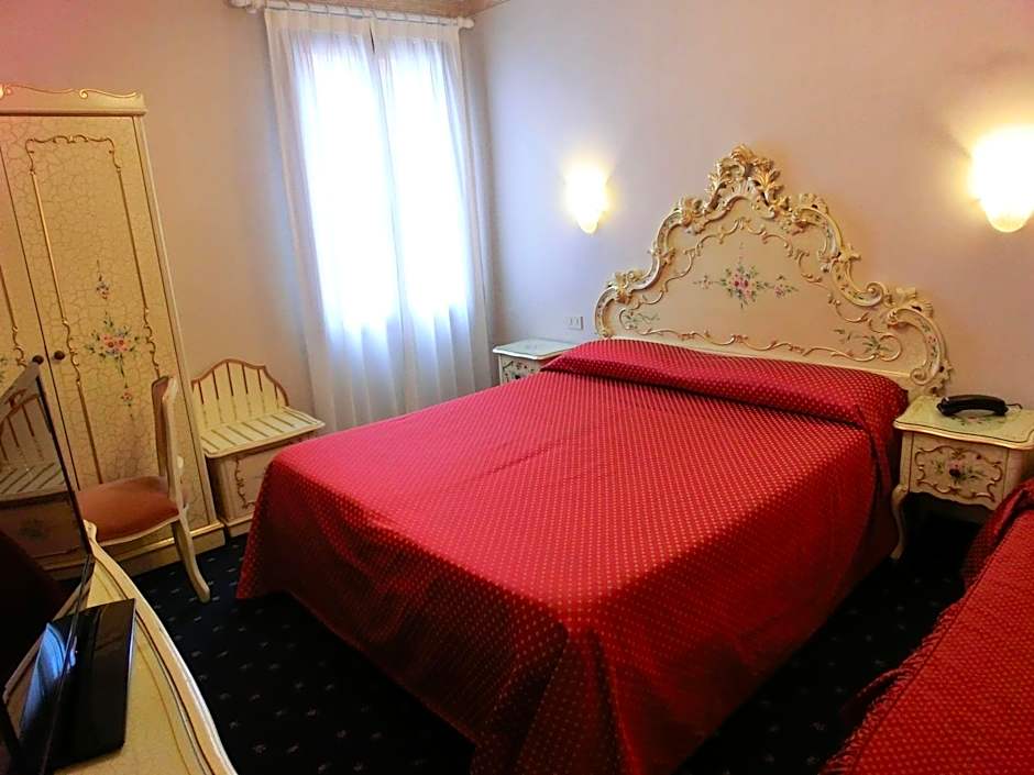 Hotel Diana
