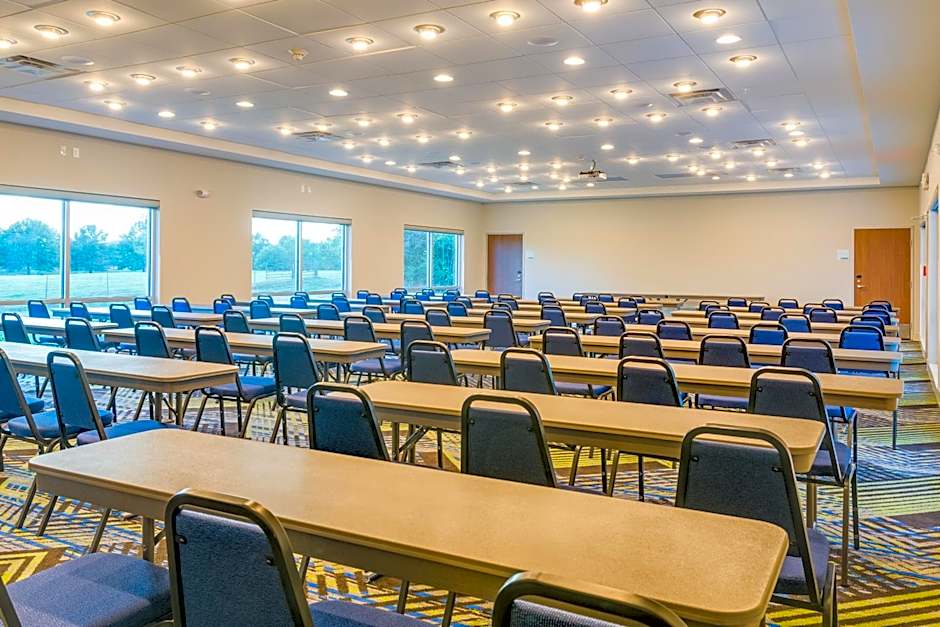 Holiday Inn Express & Suites Russellville By IHG