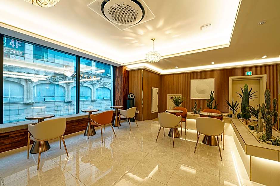 Incheon Unseodong DK Airport Hotel