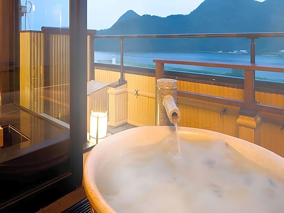 Kawaguchiya Riverside Hotel
